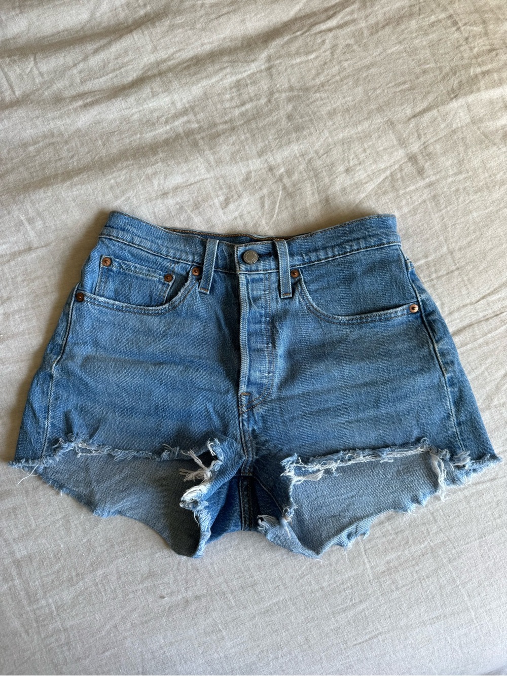 Levi’s 501 Short W26 - High rise medium wash
